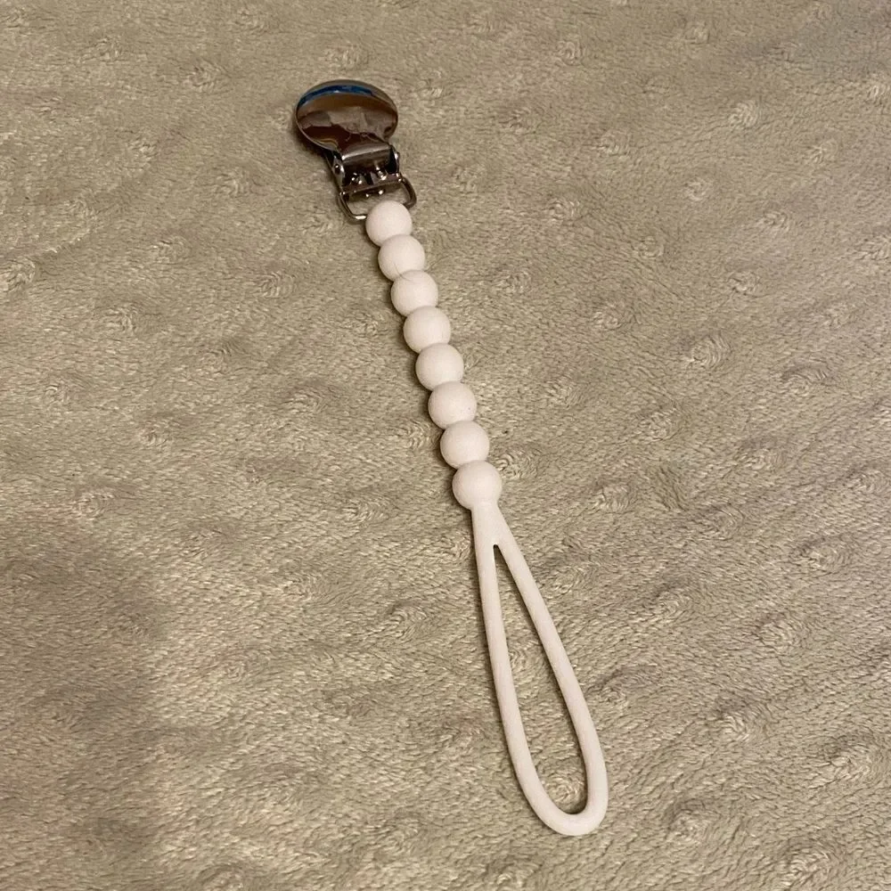 Ryan and Rose | Cutie Clip Pacifier Clip